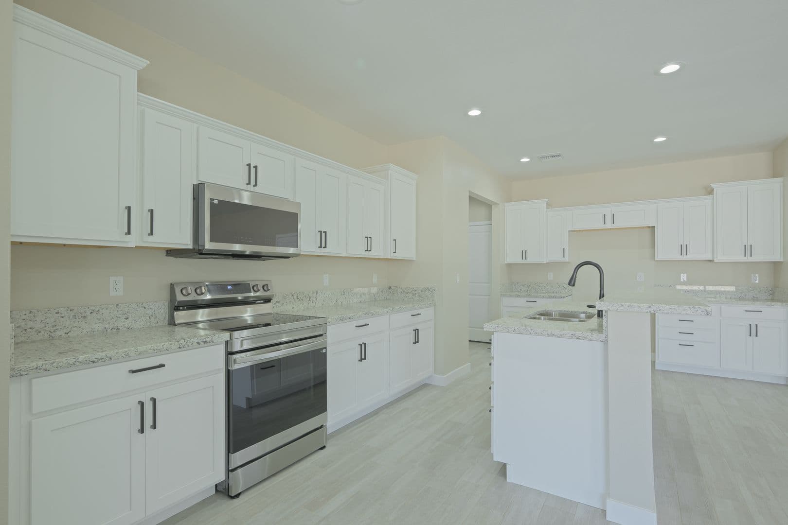 Fort Mohave House: 2213 Hayden