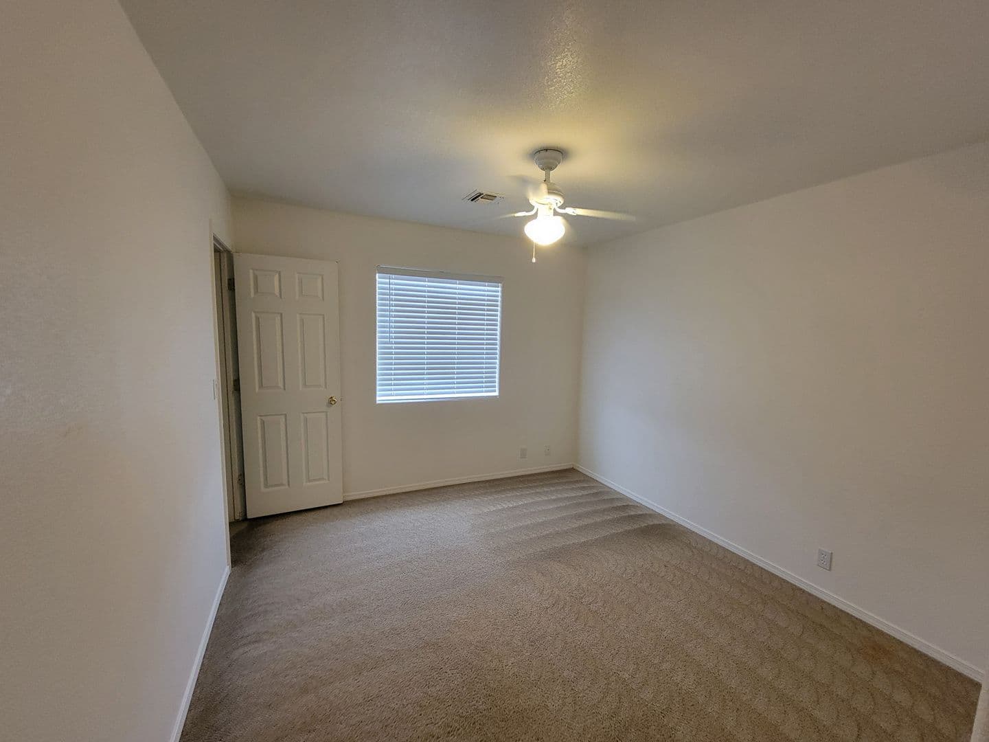 Bullhead City House: 1562 Ash Avenue