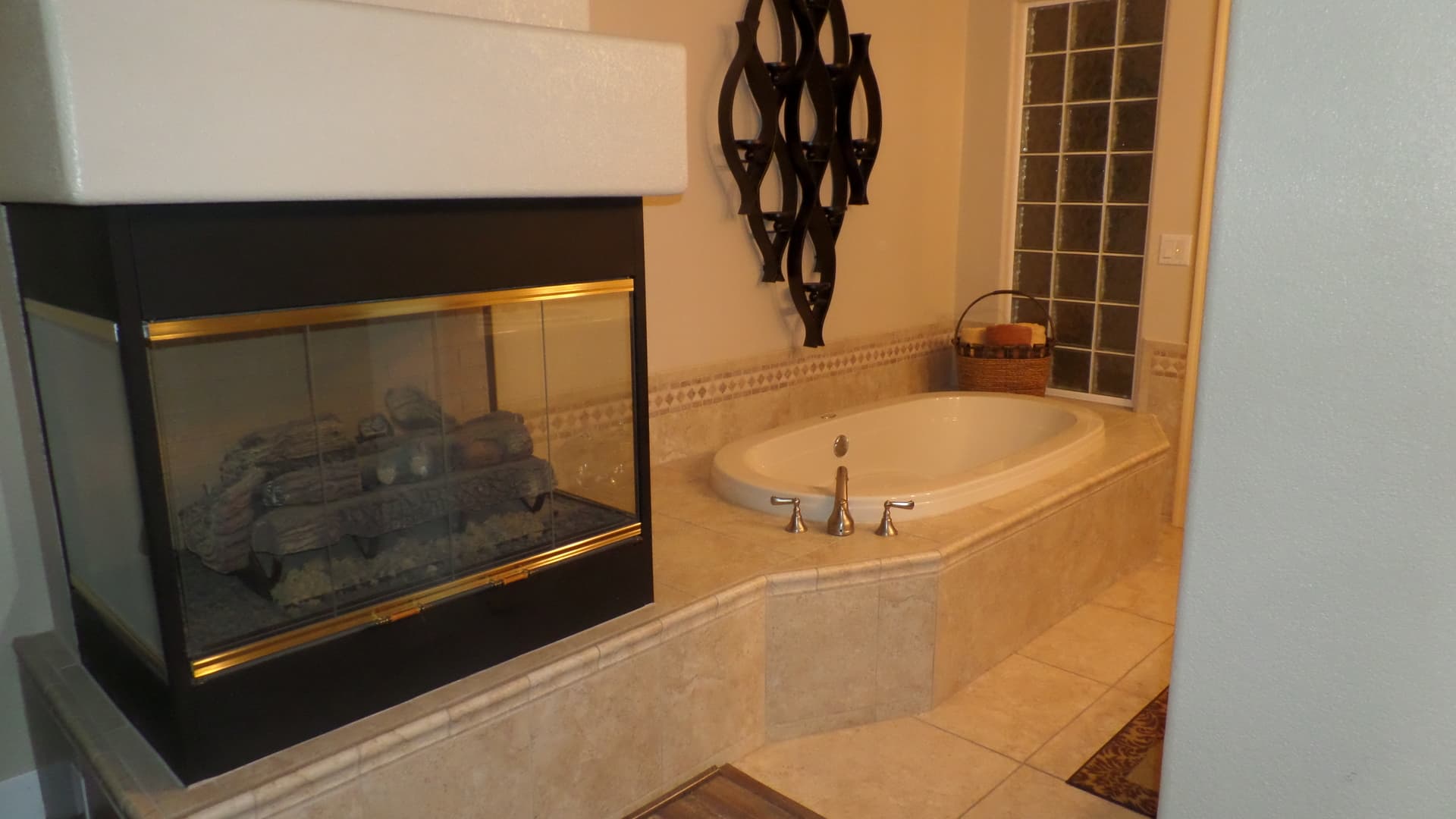 Bullhead City House: 211 Moser Ave