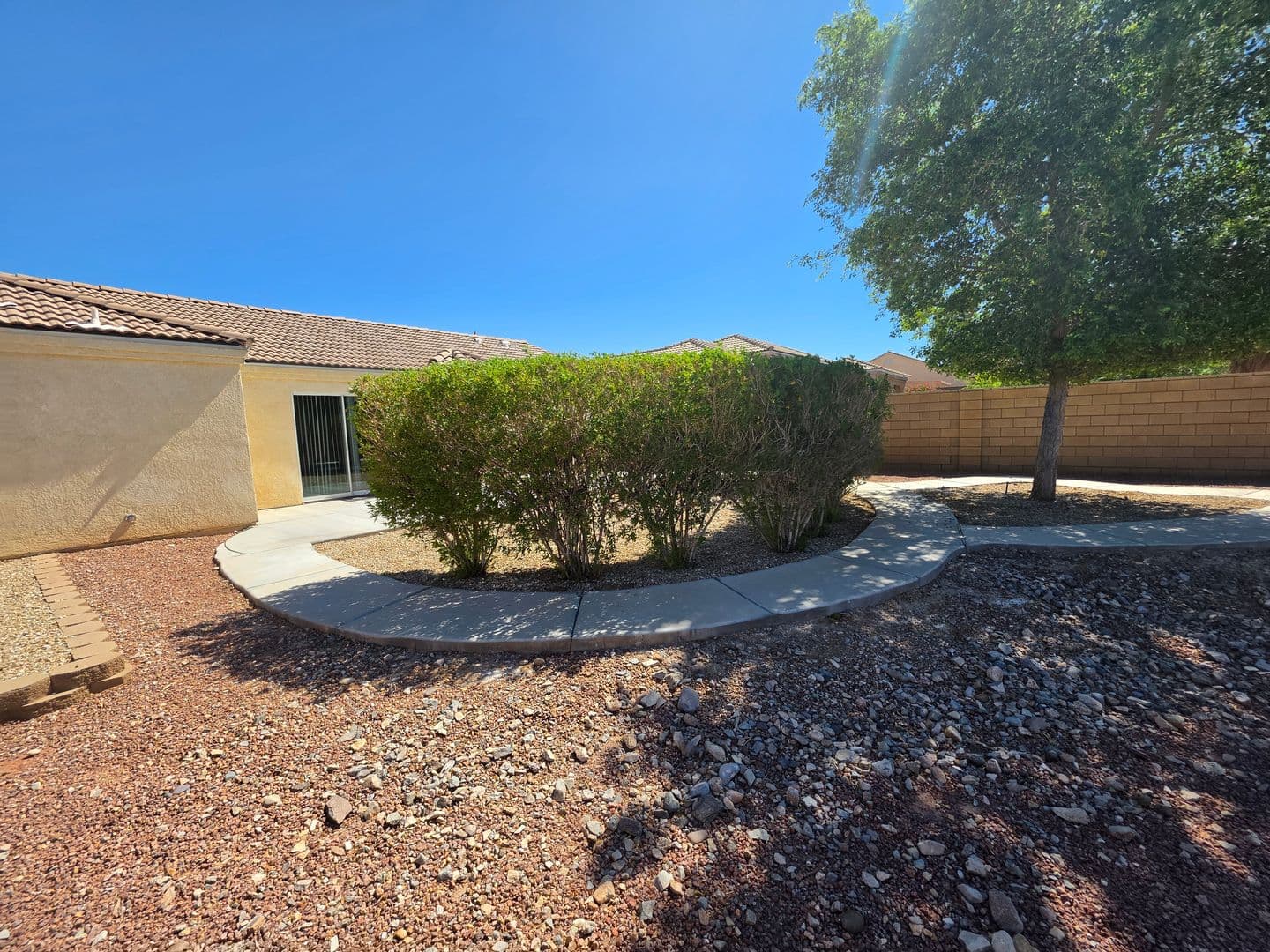 Fort Mohave House: 2086 E. Jamie Road