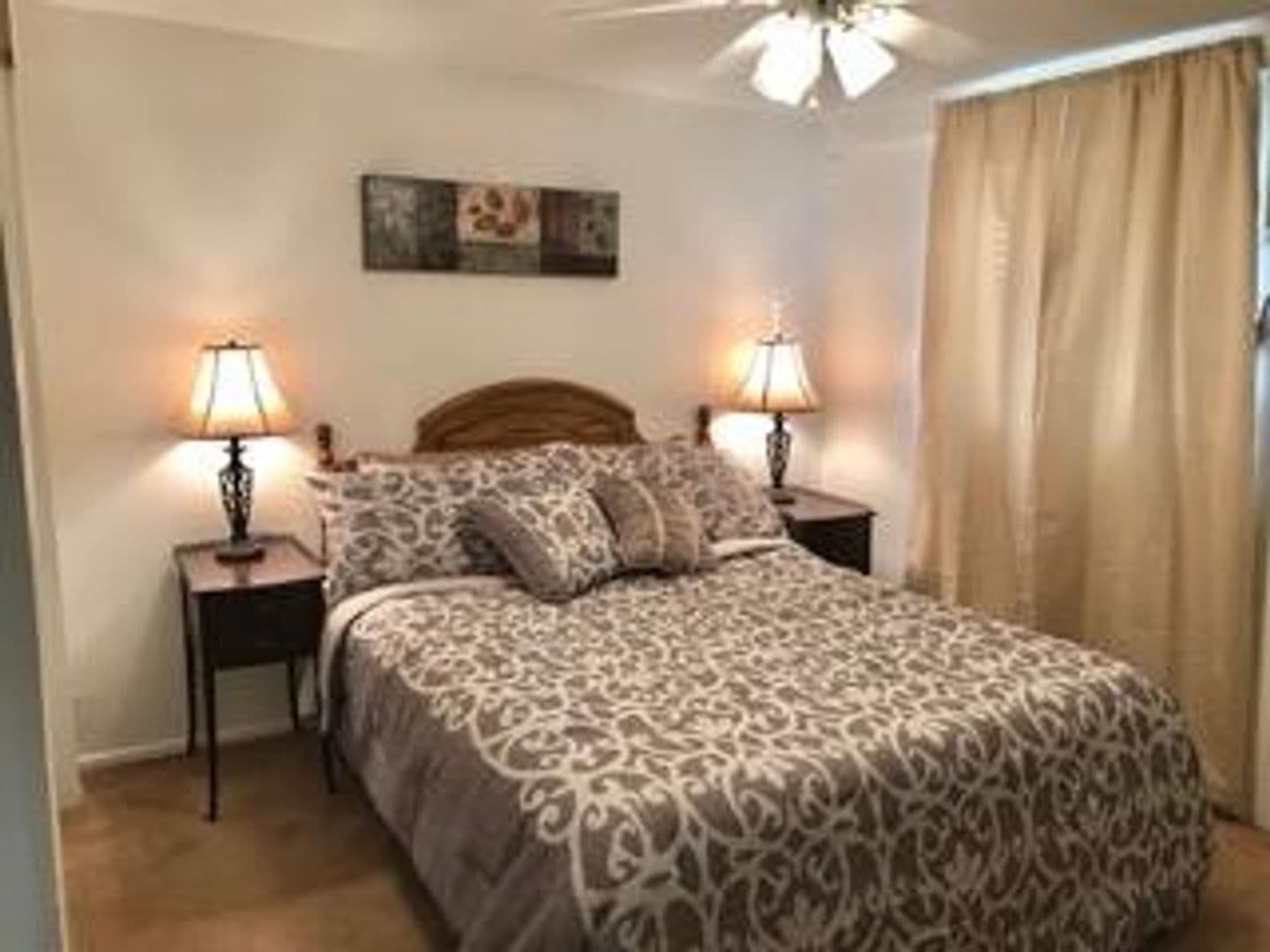 Bullhead City House: 1650 Arriba Drive