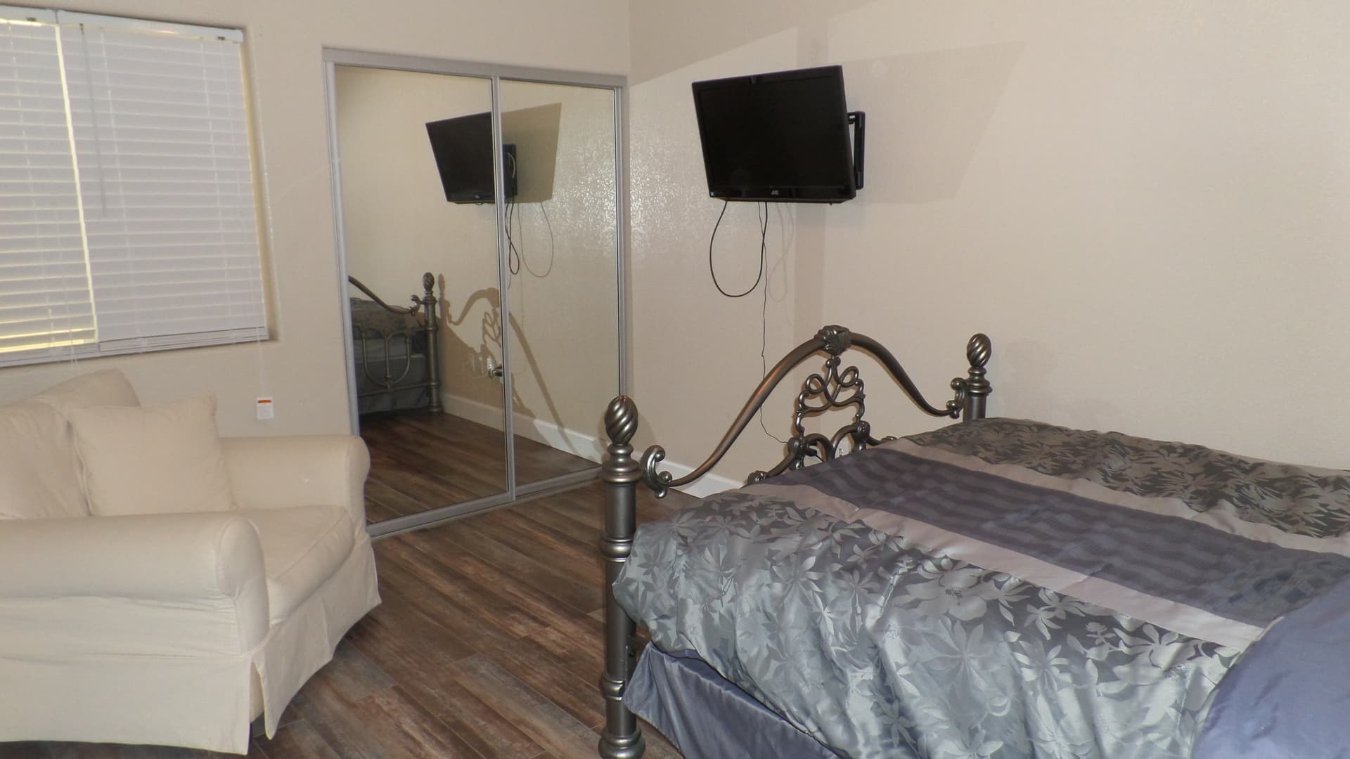 Bullhead City House: 211 Moser Ave
