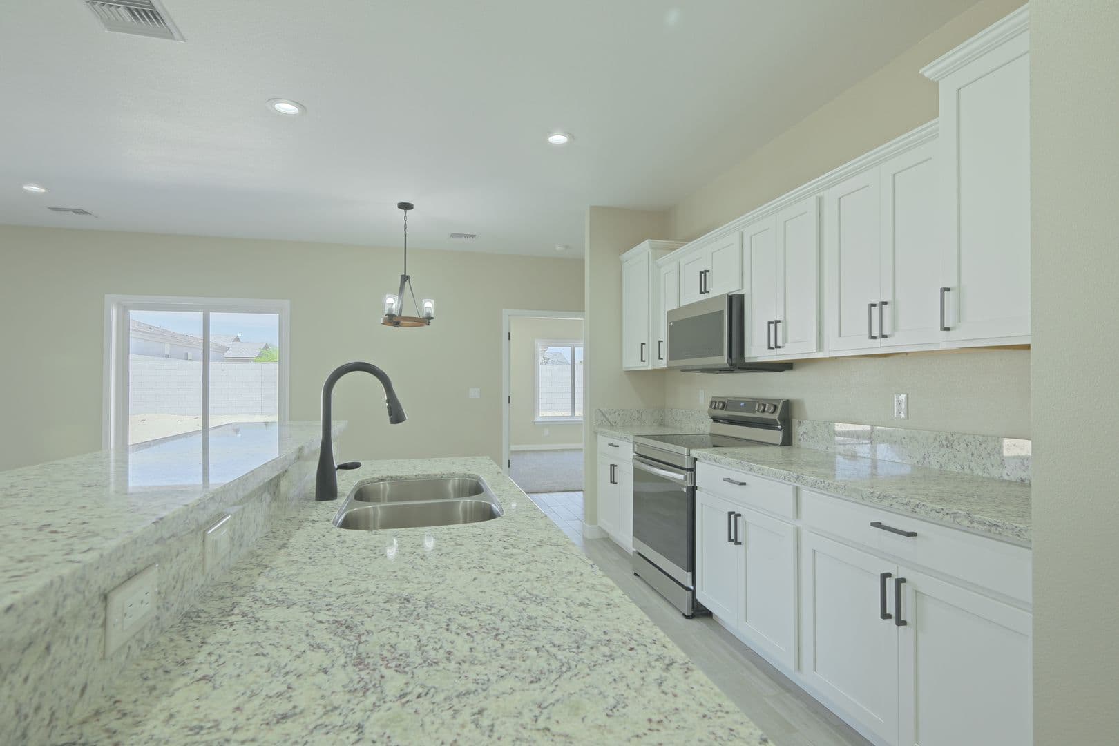 Fort Mohave House: 2213 Hayden
