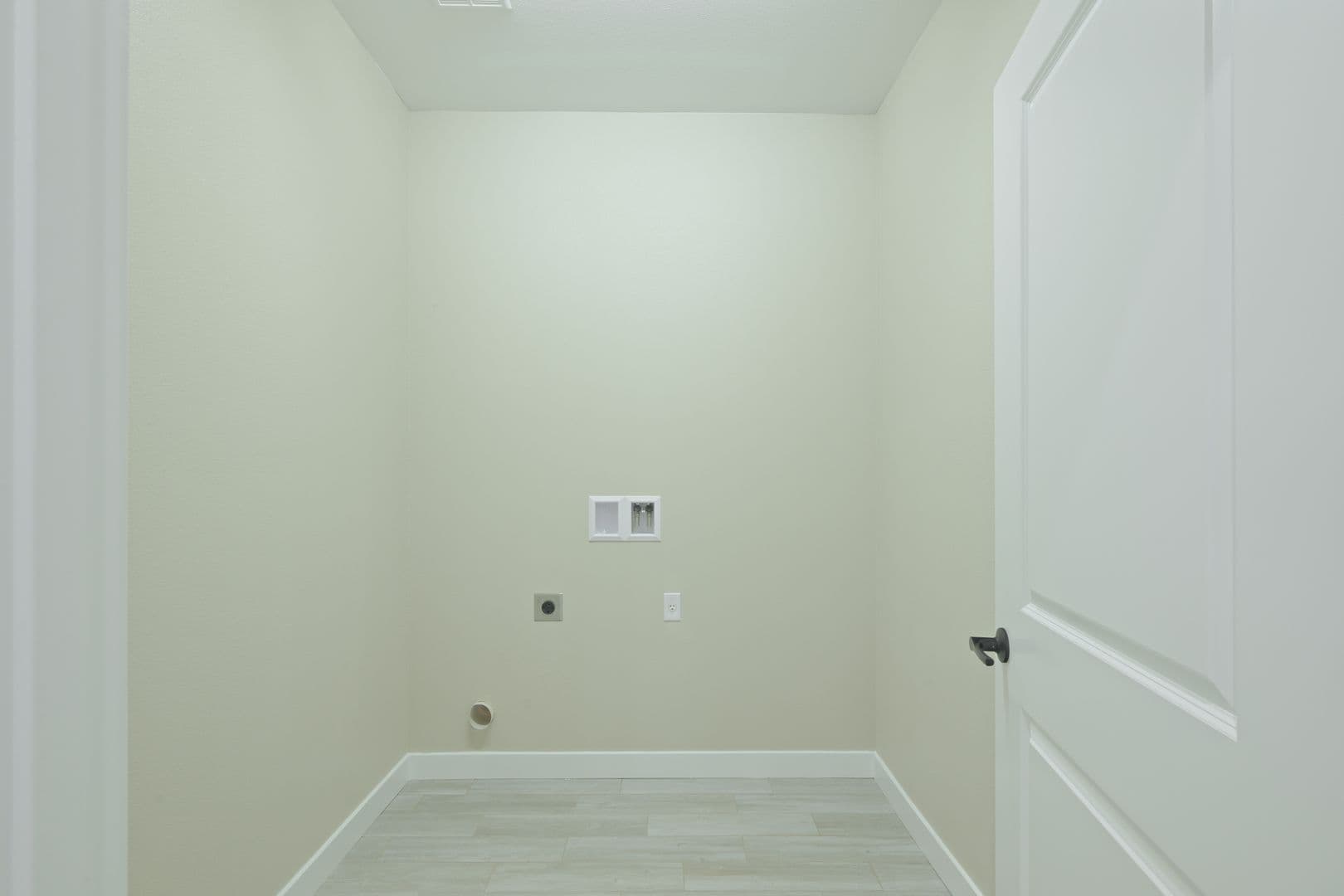 Fort Mohave House: 2213 Hayden