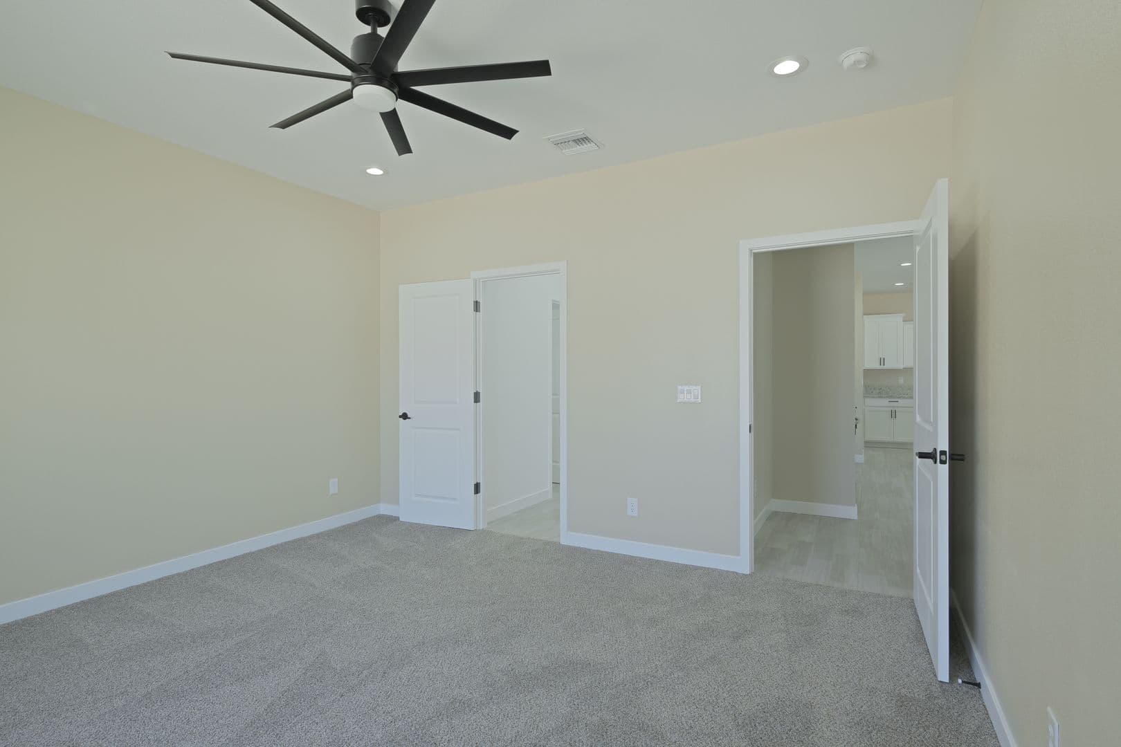 Fort Mohave House: 2213 Hayden