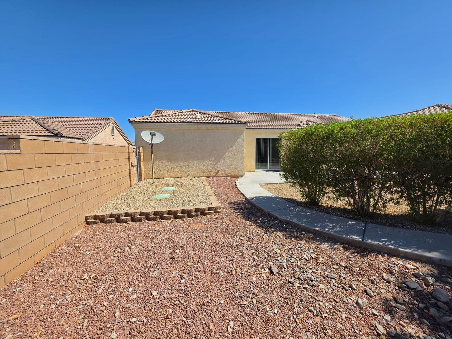 Fort Mohave House: 2086 E. Jamie Road