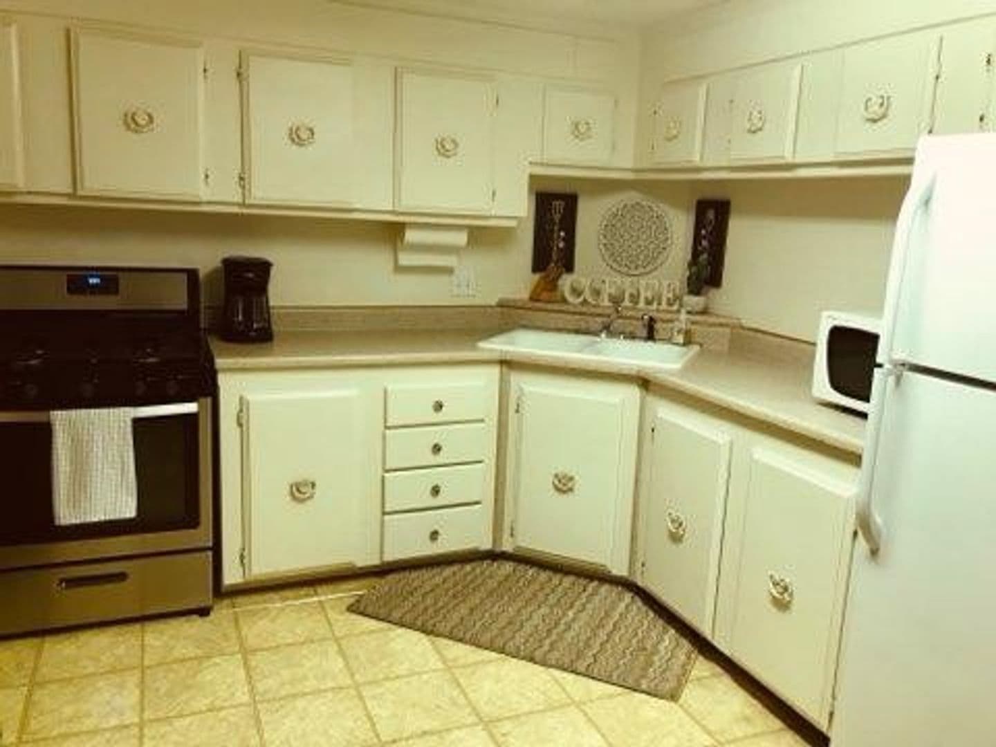 Bullhead City House: 1650 Arriba Drive