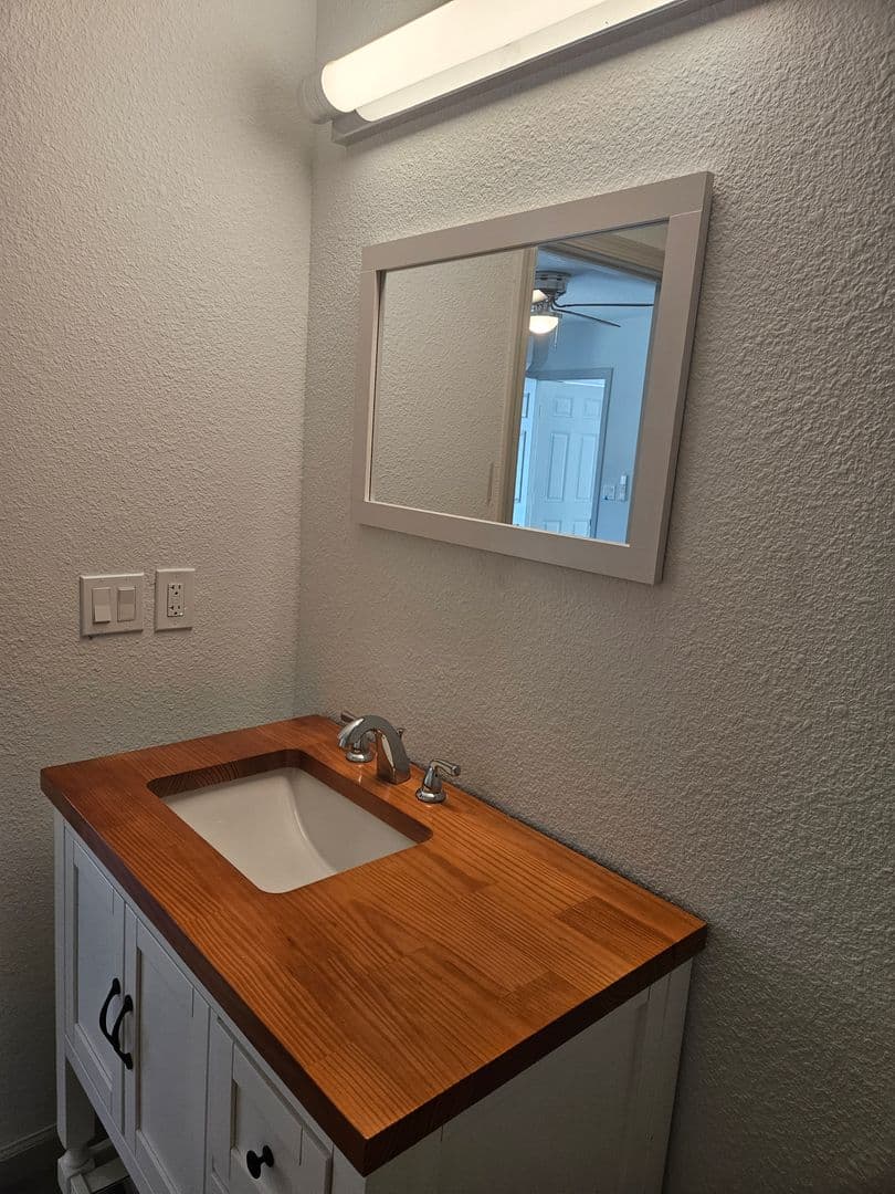 Bullhead City Apartment: 186 Palm Ave.