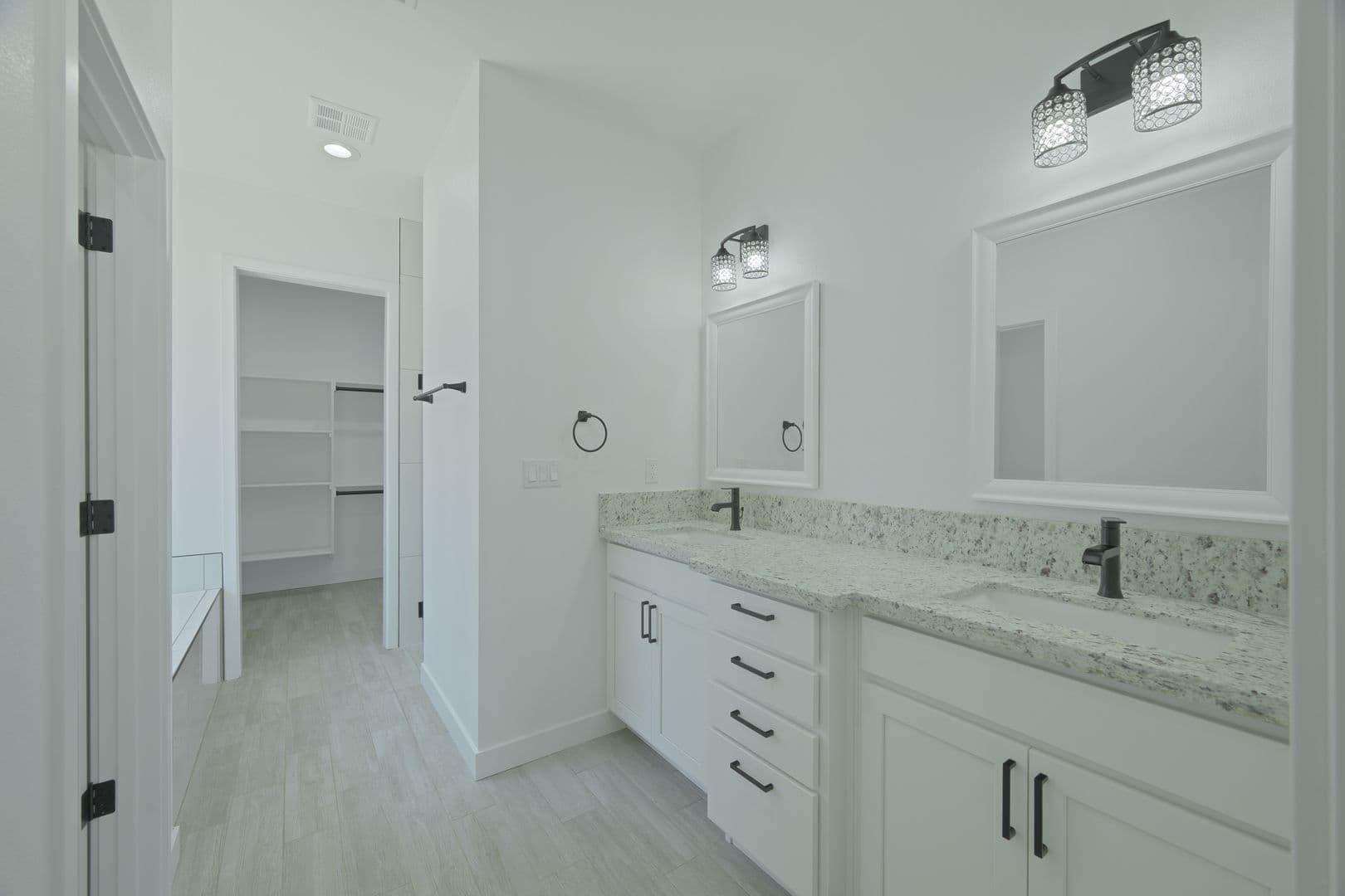 Fort Mohave House: 2213 Hayden