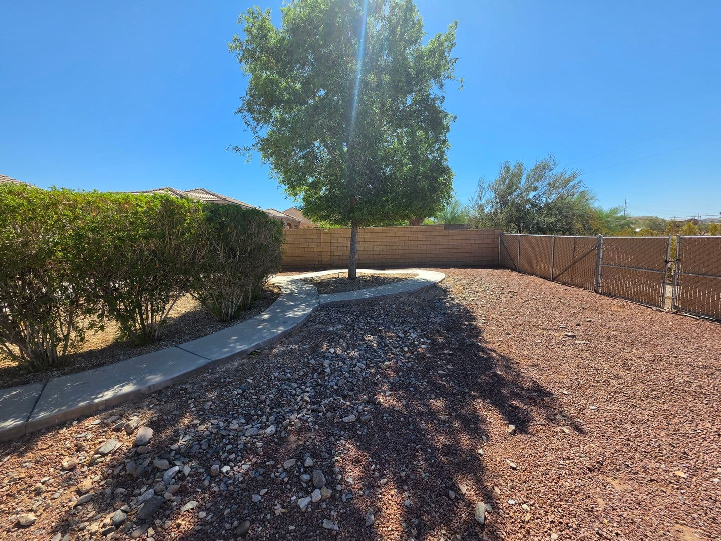 Fort Mohave House: 2086 E. Jamie Road