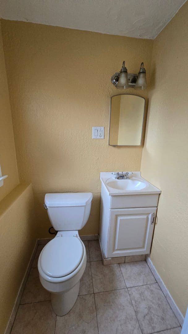 Pennsauken House: 5319 Frosthoffer Ave