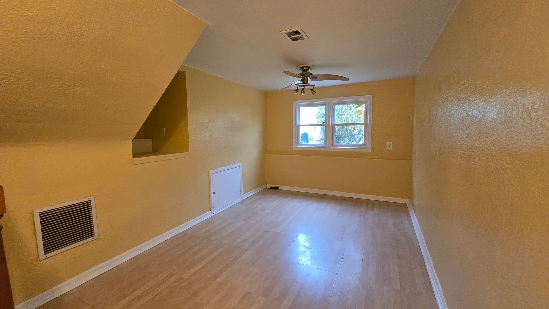 Pennsauken House: 5319 Frosthoffer Ave