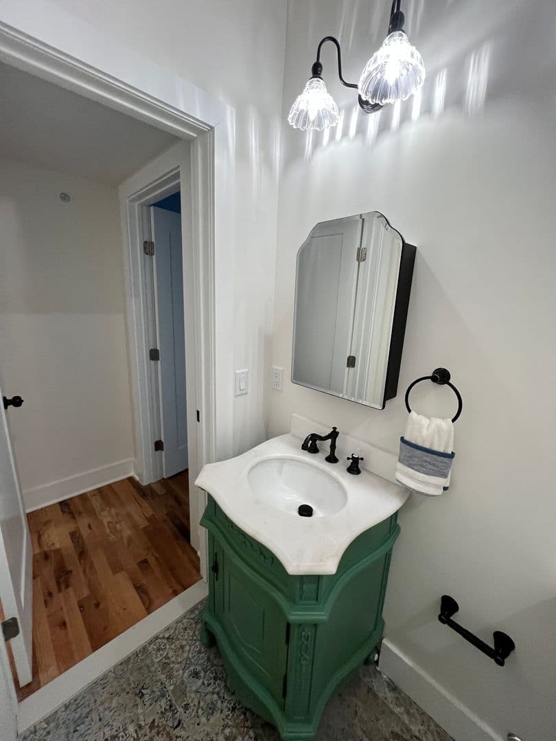 Burlington Apartment: 106 E Broad St - Apt 2