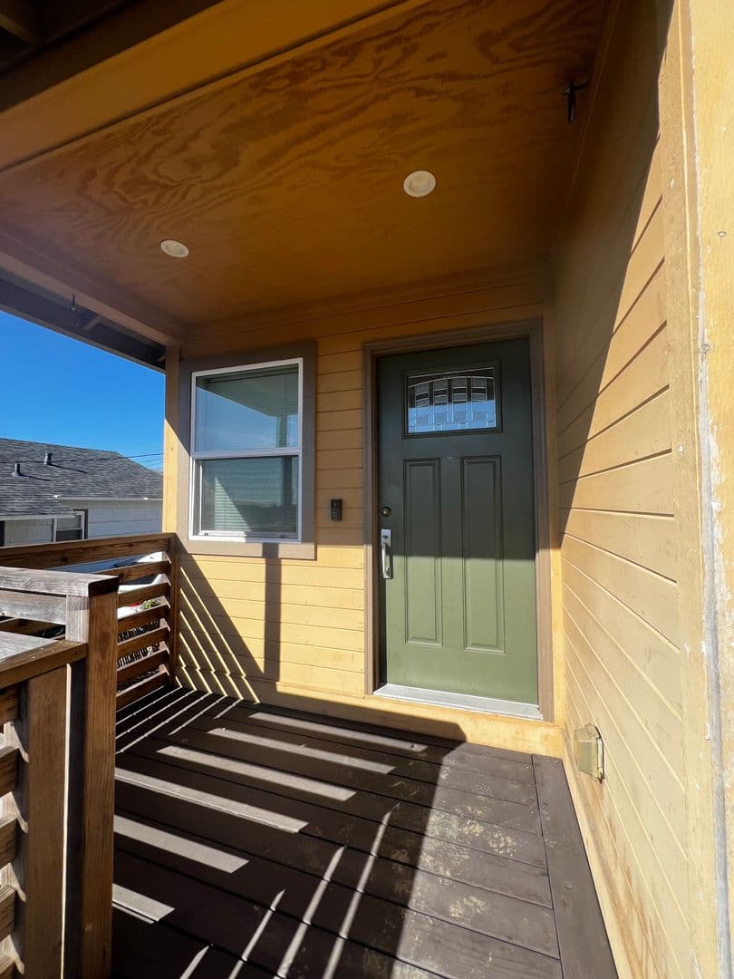 Vallejo Apartment: 814 Benicia Road