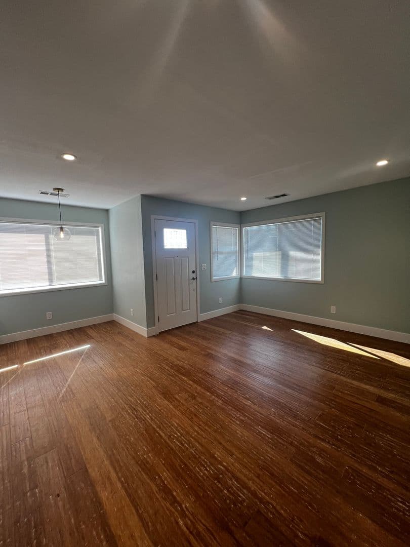 Vallejo Apartment: 814 Benicia Road