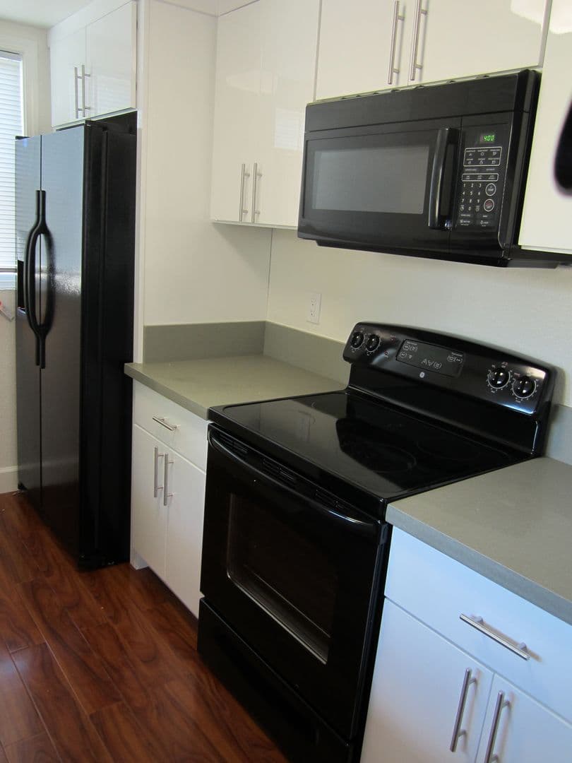 Bay Point Apartment: 625 Chadwick Lane