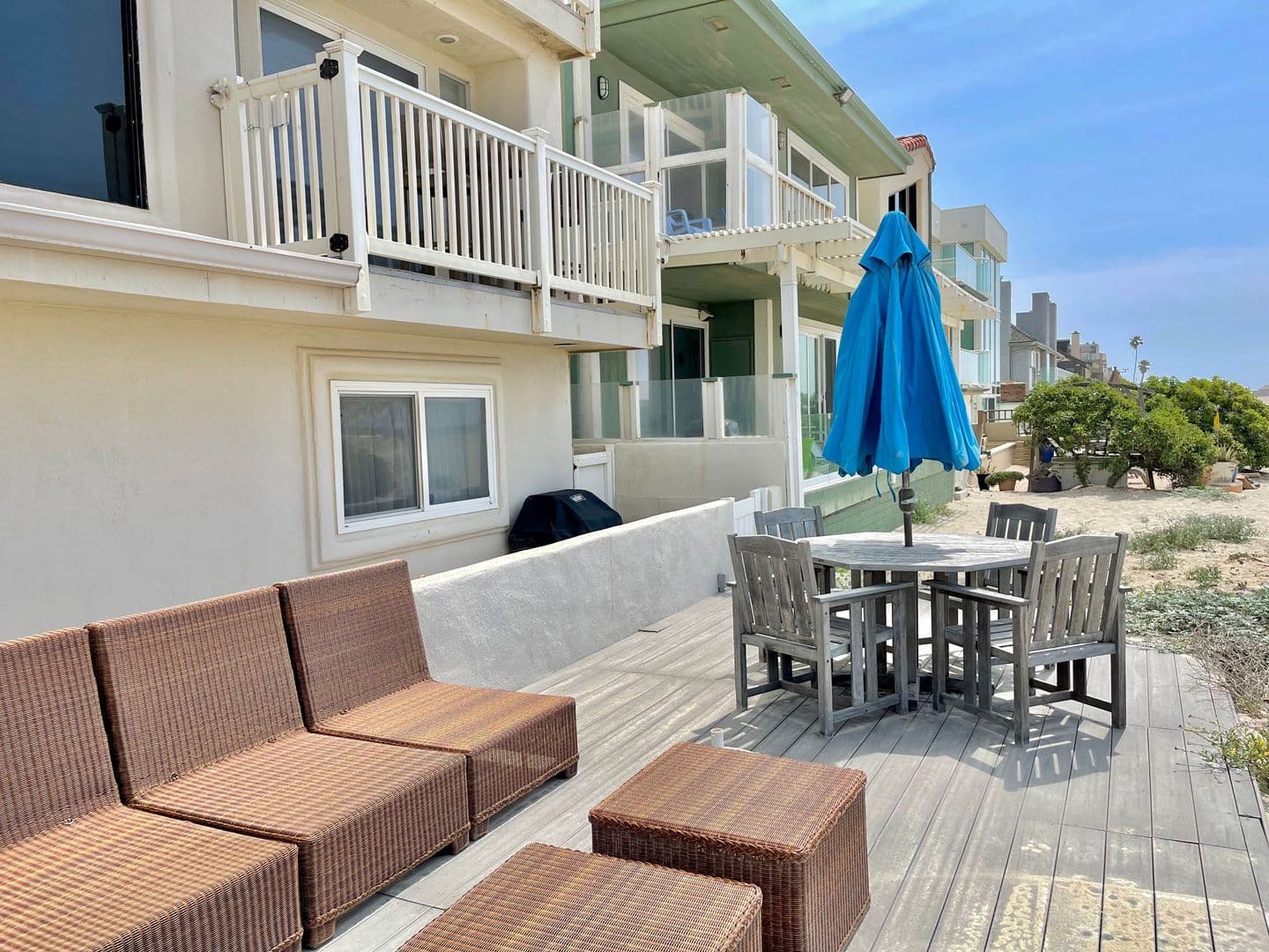 Oxnard House: 4025 Ocean Drive