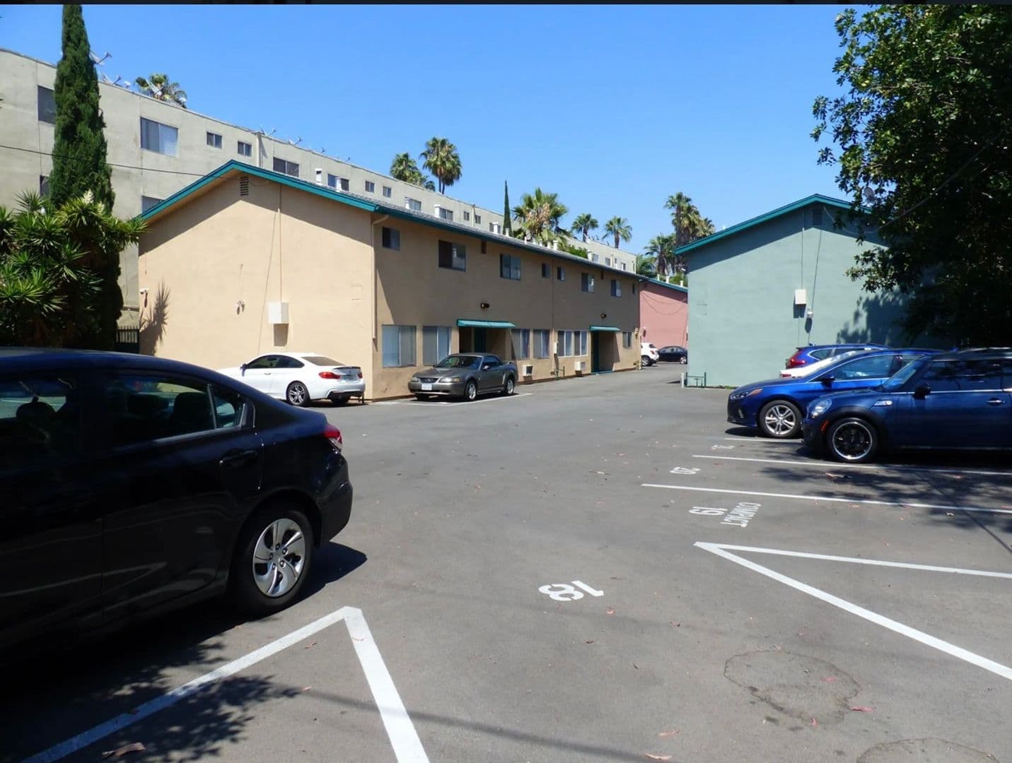 Los Angeles Apartment: 1539 N. Bronson Ave.