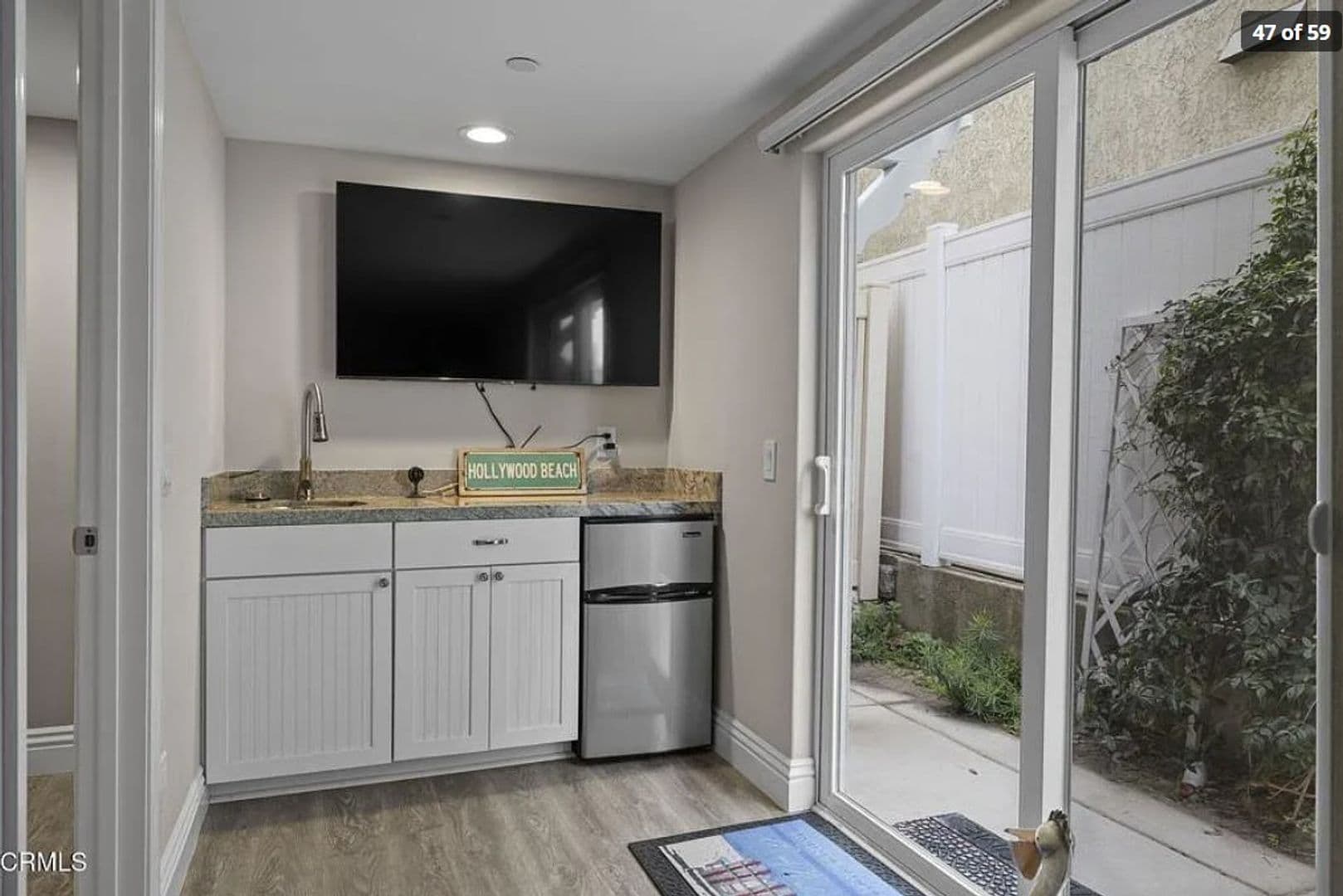 Oxnard House: 104 LaBrea St.