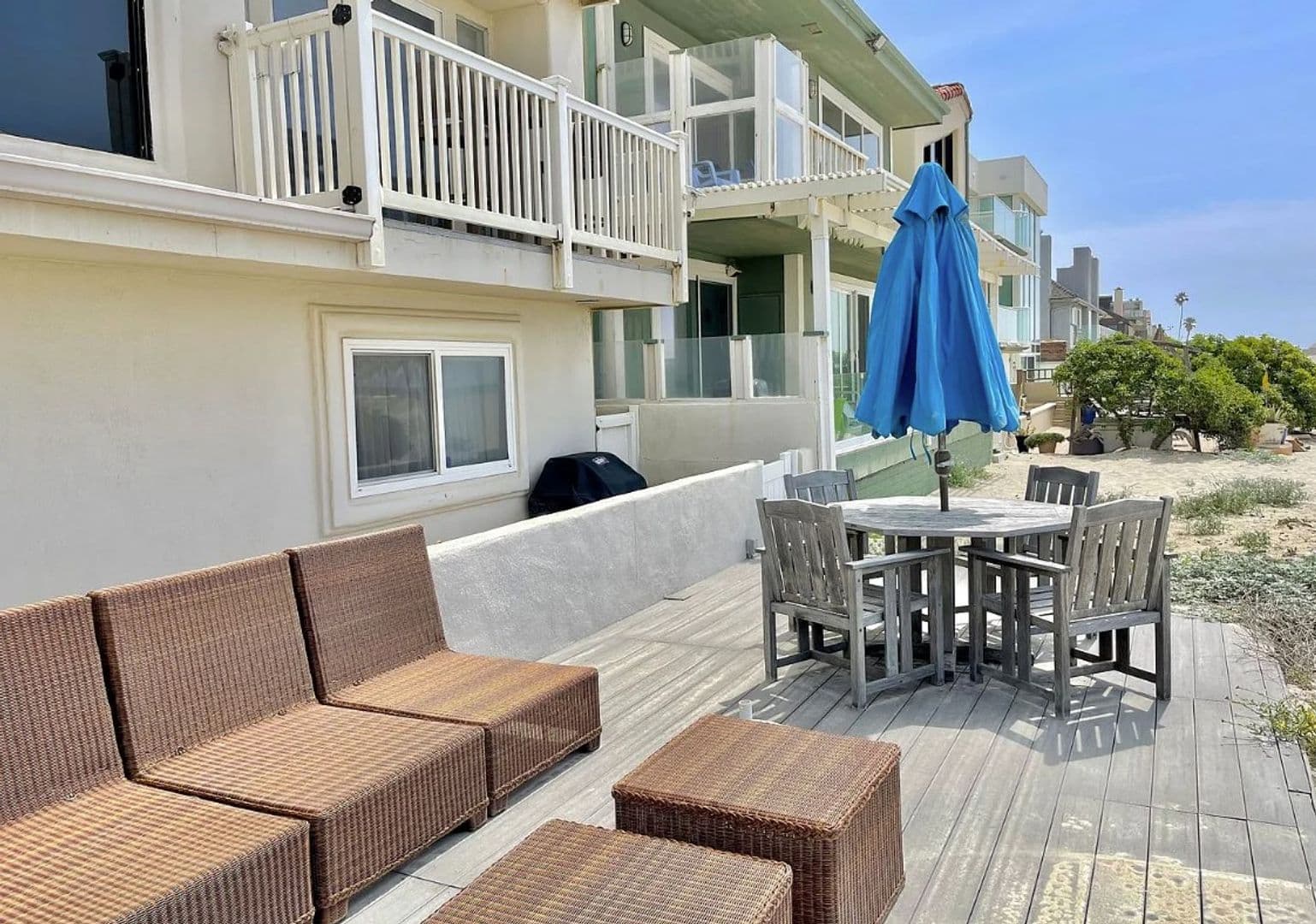 Oxnard House: 4025 Ocean Drive