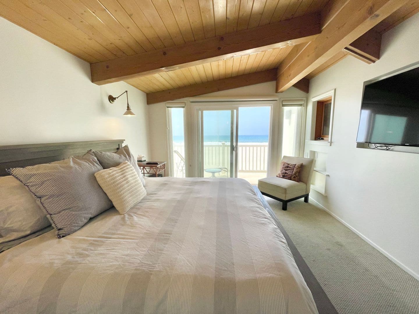 Oxnard House: 4025 Ocean Drive