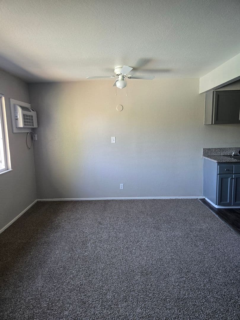 North Highlands Apartment: 5520 Generals Place