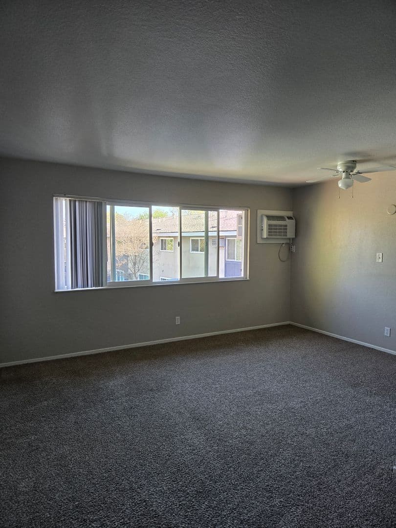 North Highlands Apartment: 5520 Generals Place