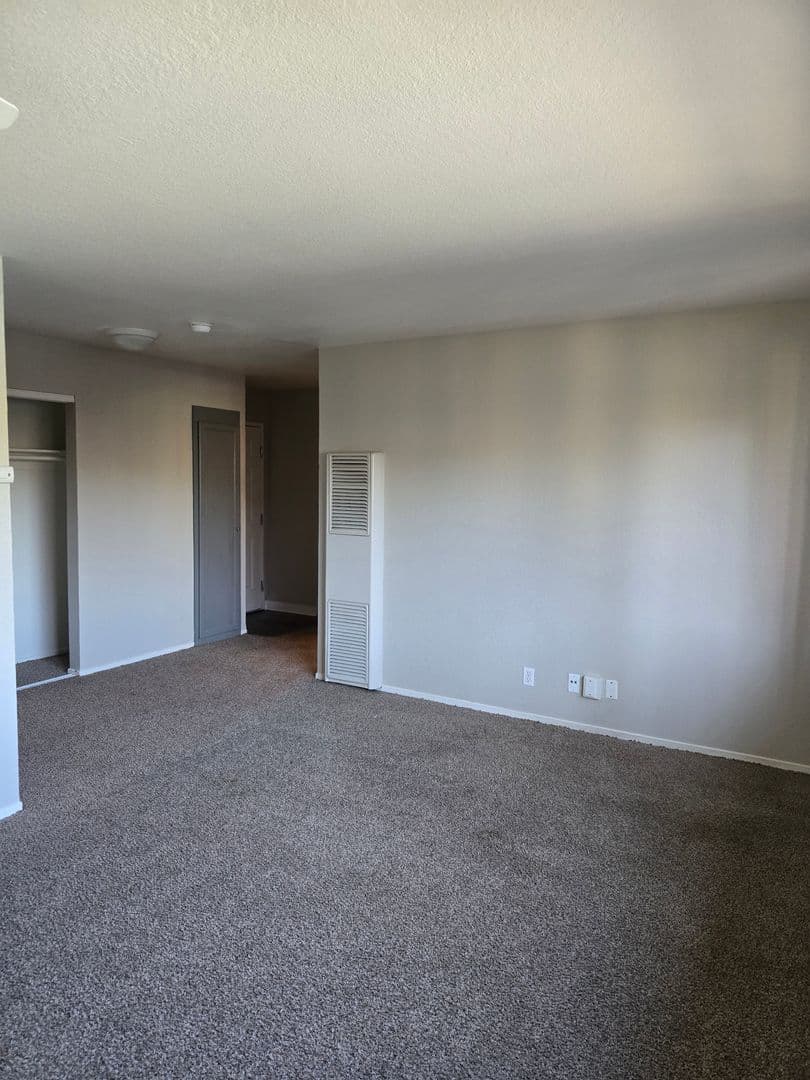 North Highlands Apartment: 5520 Generals Place