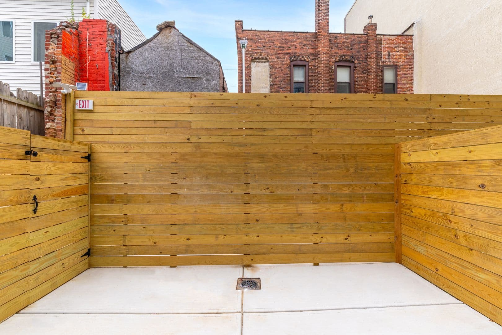 Philadelphia Apartment: 1533-1535 Ridge Avenue