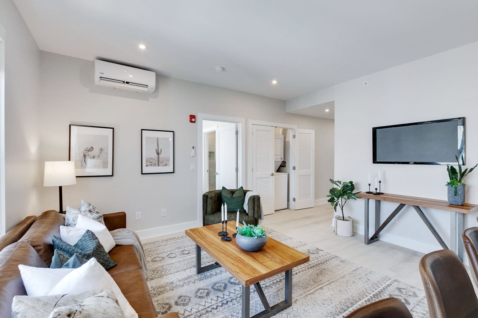 Philadelphia Apartment: 1533-1535 Ridge Avenue