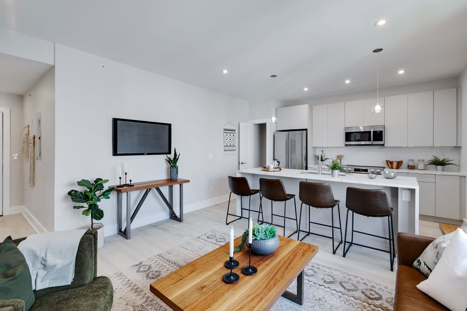 Philadelphia Apartment: 1533-1535 Ridge Avenue