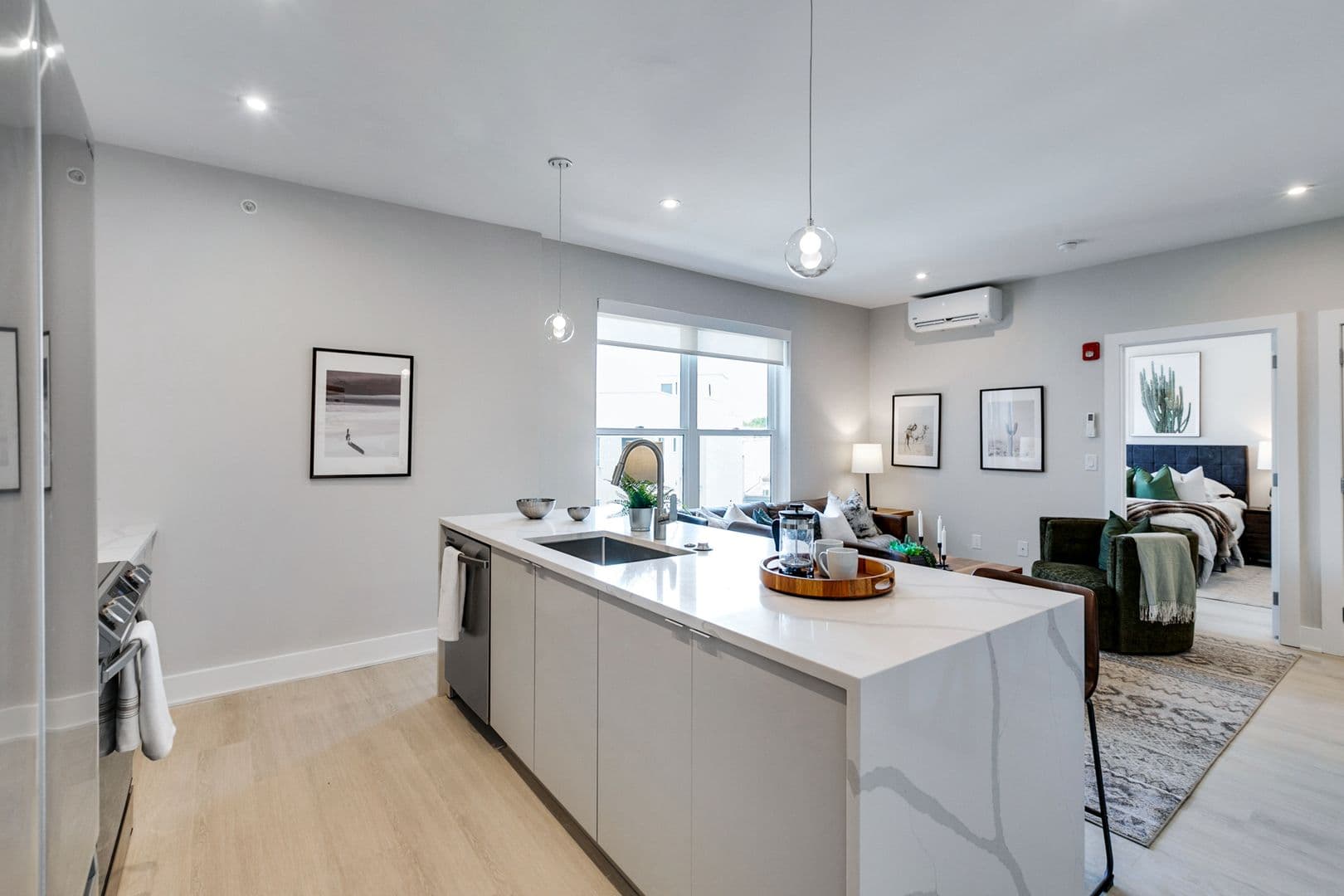 Philadelphia Apartment: 1533-1535 Ridge Avenue