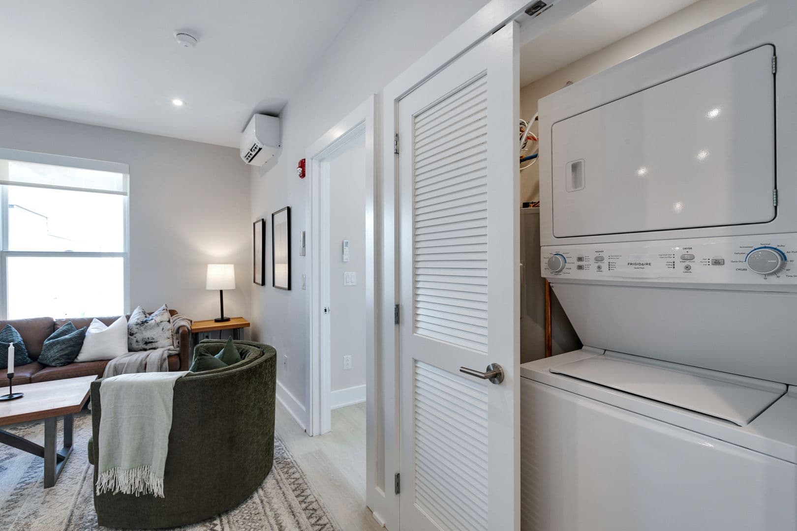 Philadelphia Apartment: 1533-1535 Ridge Avenue