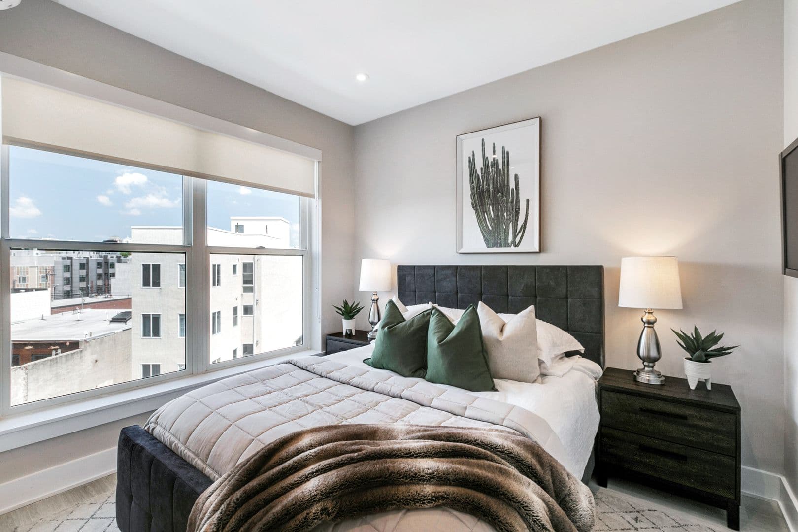 Philadelphia Apartment: 1533-1535 Ridge Avenue
