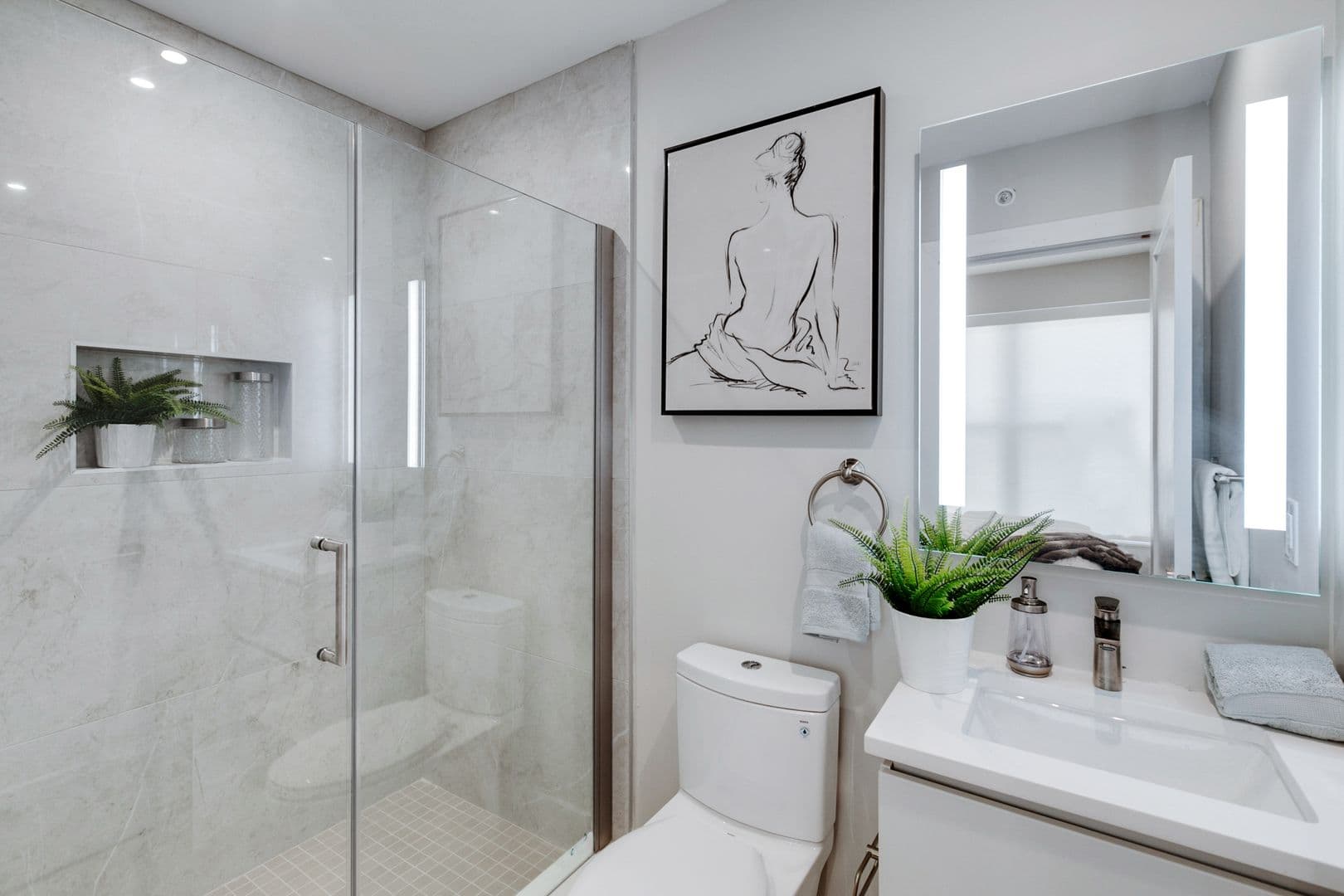 Philadelphia Apartment: 1533-1535 Ridge Avenue