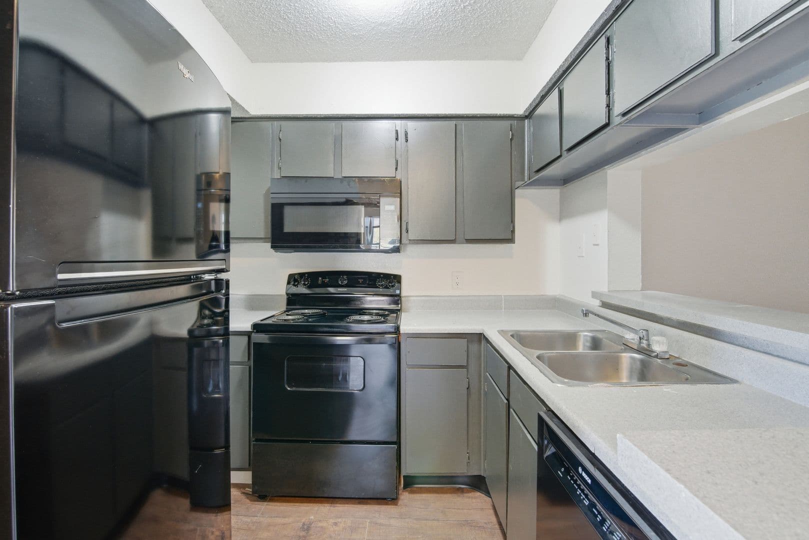 Jackson Apartment: 4901 Mc Willie Circle