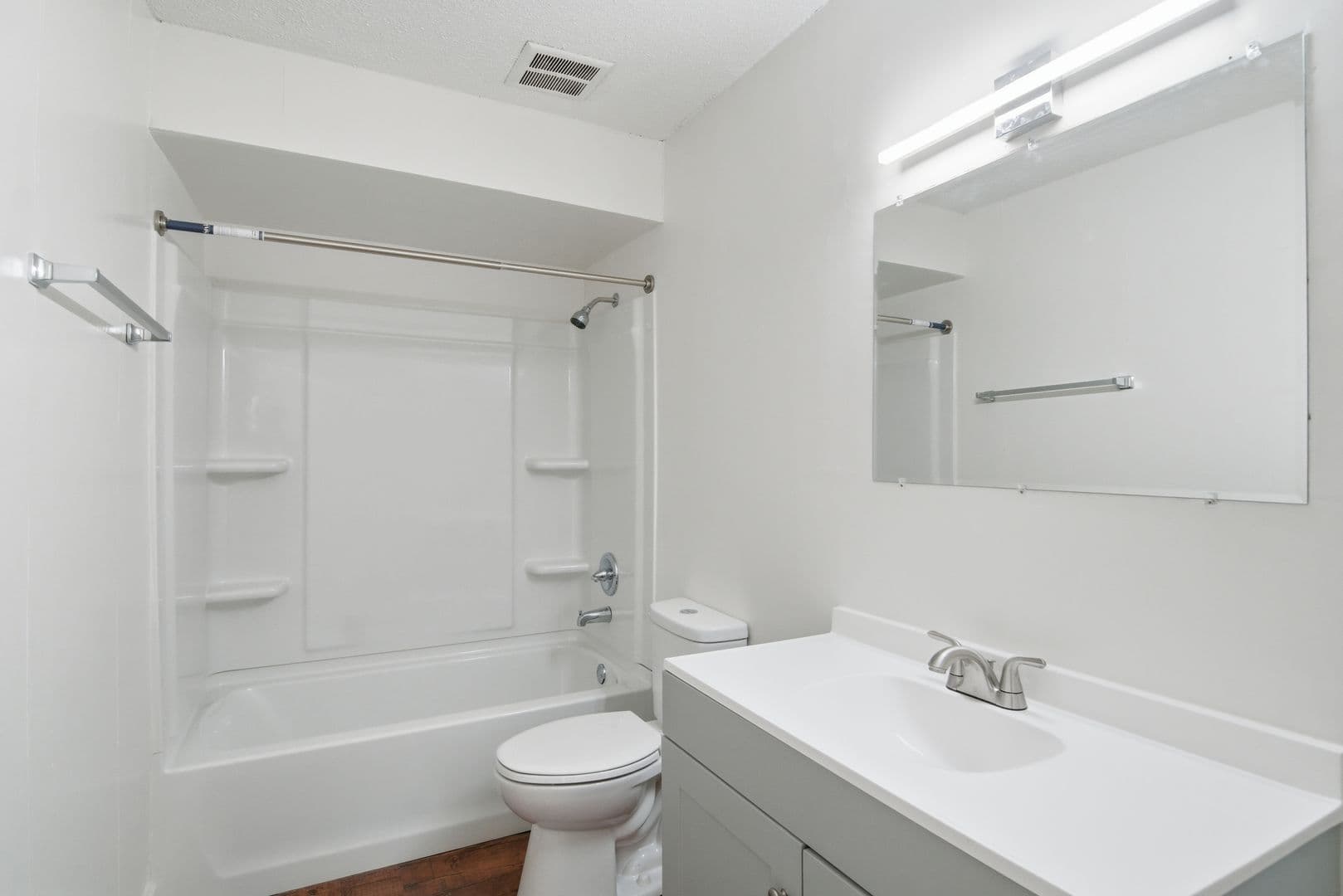 Jackson Apartment: 5255 Manhattan Road