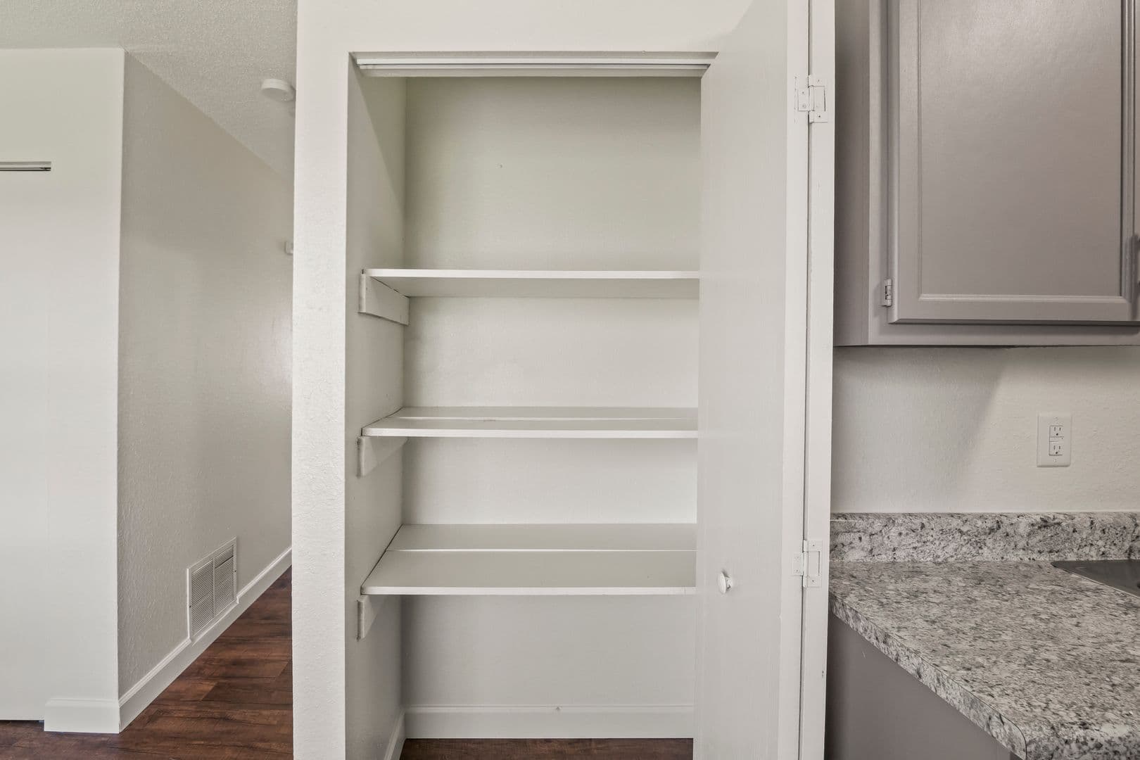 Bethalto Apartment: 190 Rue Sans Souci