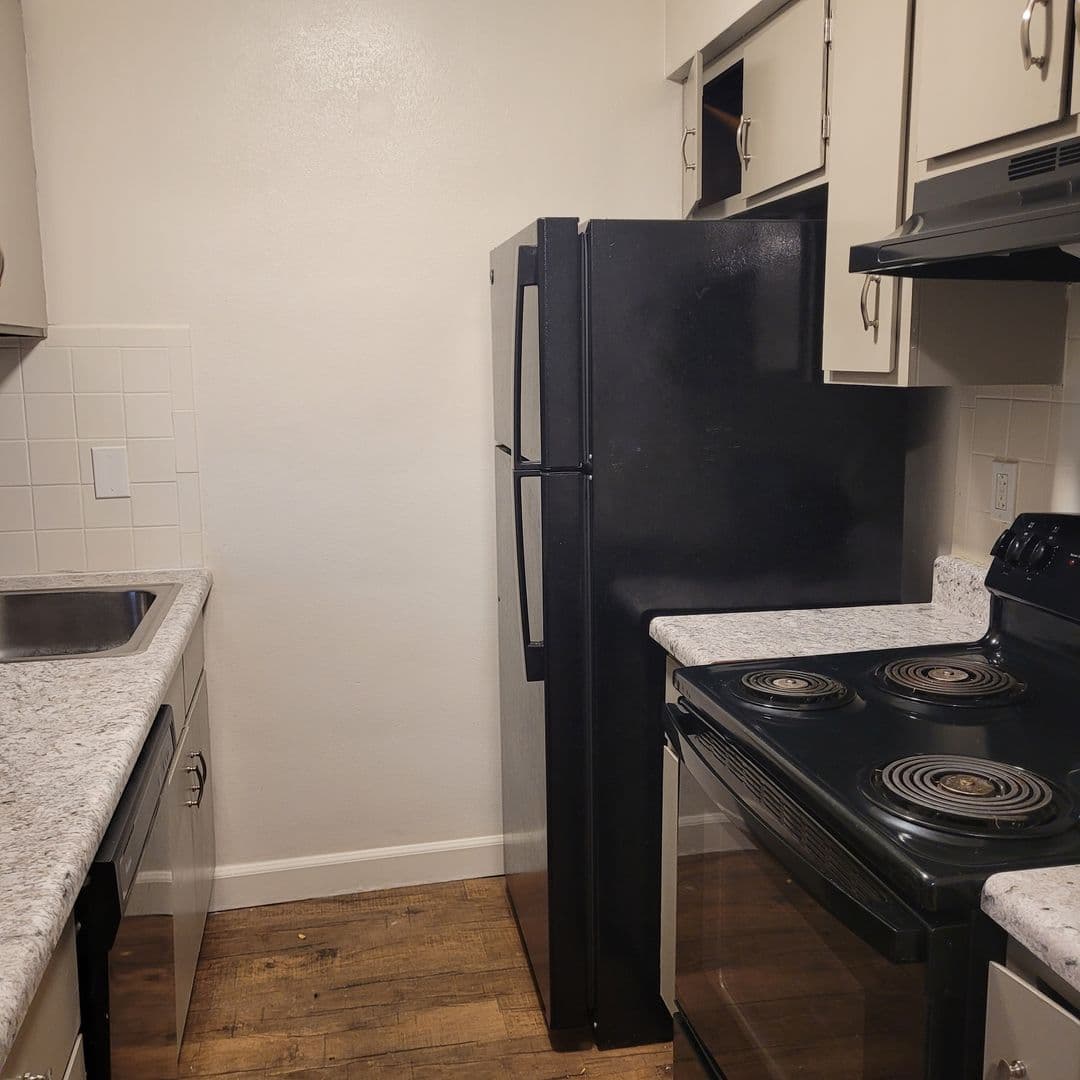 Belleville Apartment: 101 Adeline Dr.