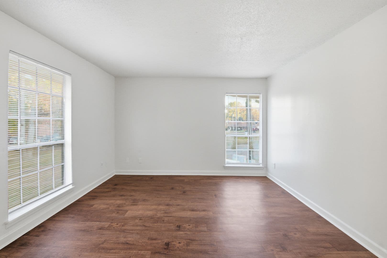 Jackson Apartment: 5255 Manhattan Road