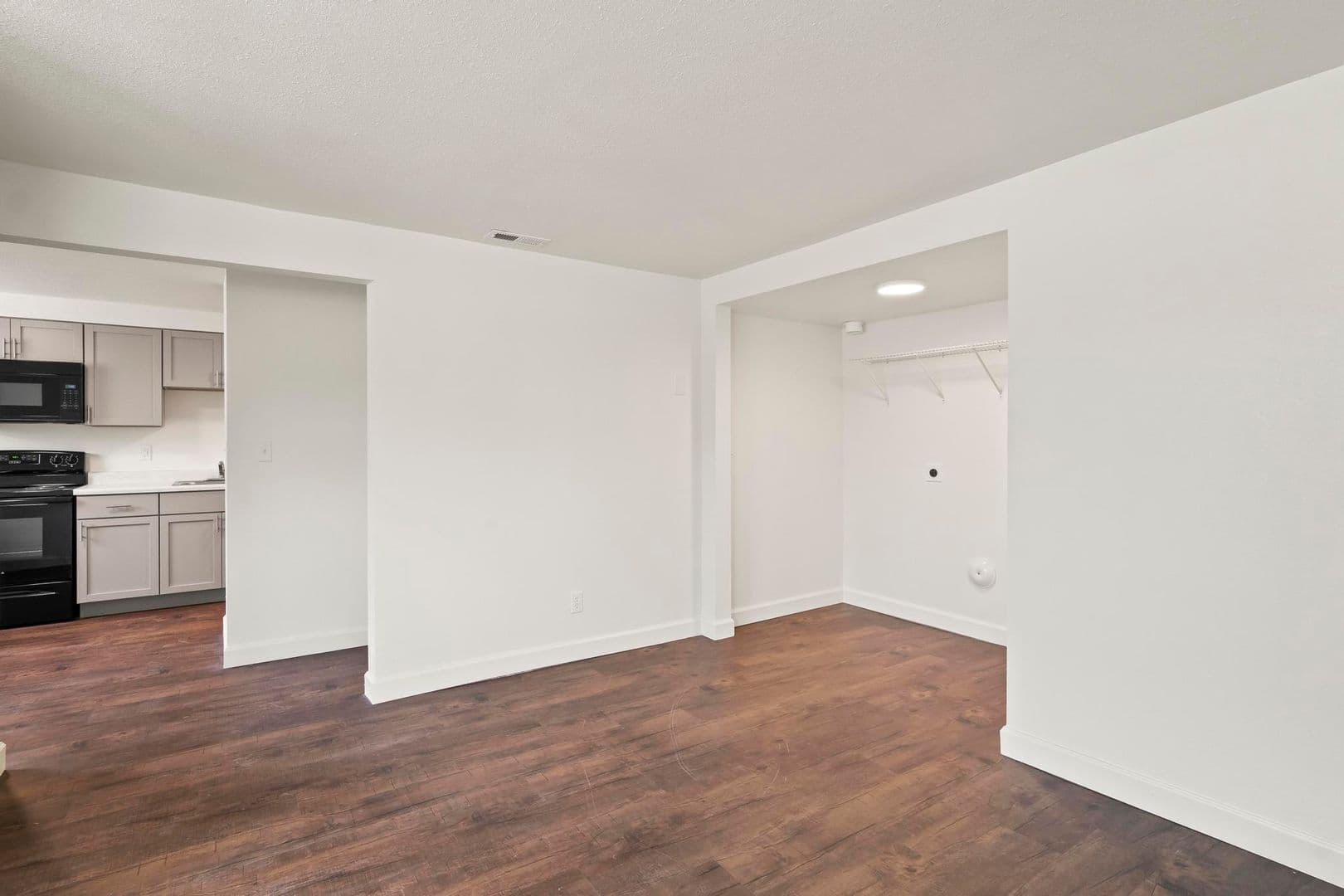 Collinsville Apartment: 1003 S Morrison Ave