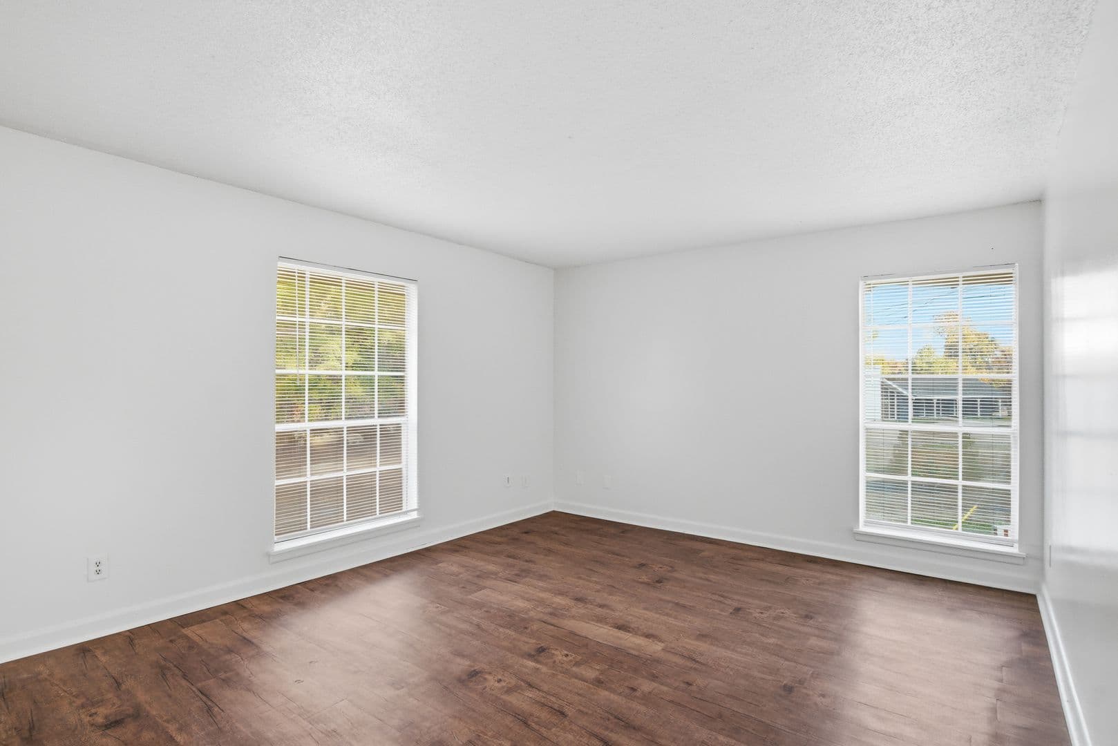 Jackson Apartment: 5255 Manhattan Road