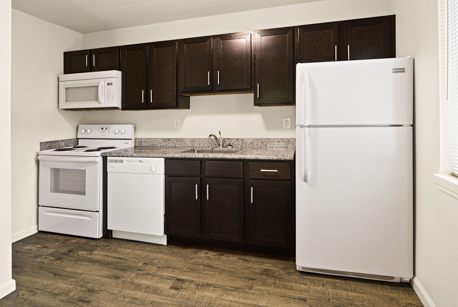 St Ann Apartment: 11120 Graben Dr, Apt D