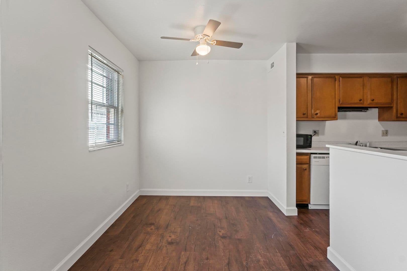 Granite City Apartment: 4078-01 Kathy Dr