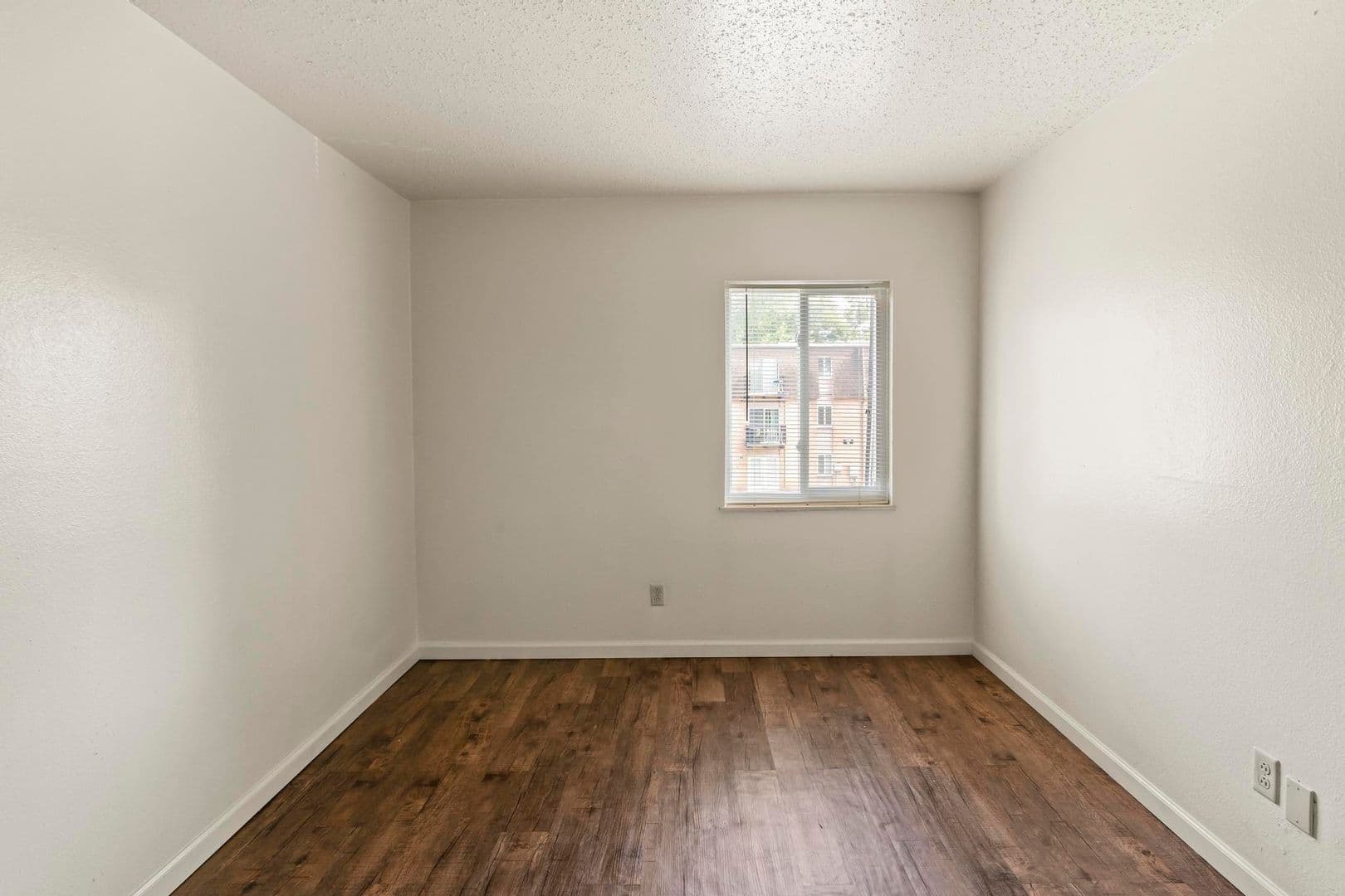 St Ann Apartment: 11120 Graben Dr, Apt D