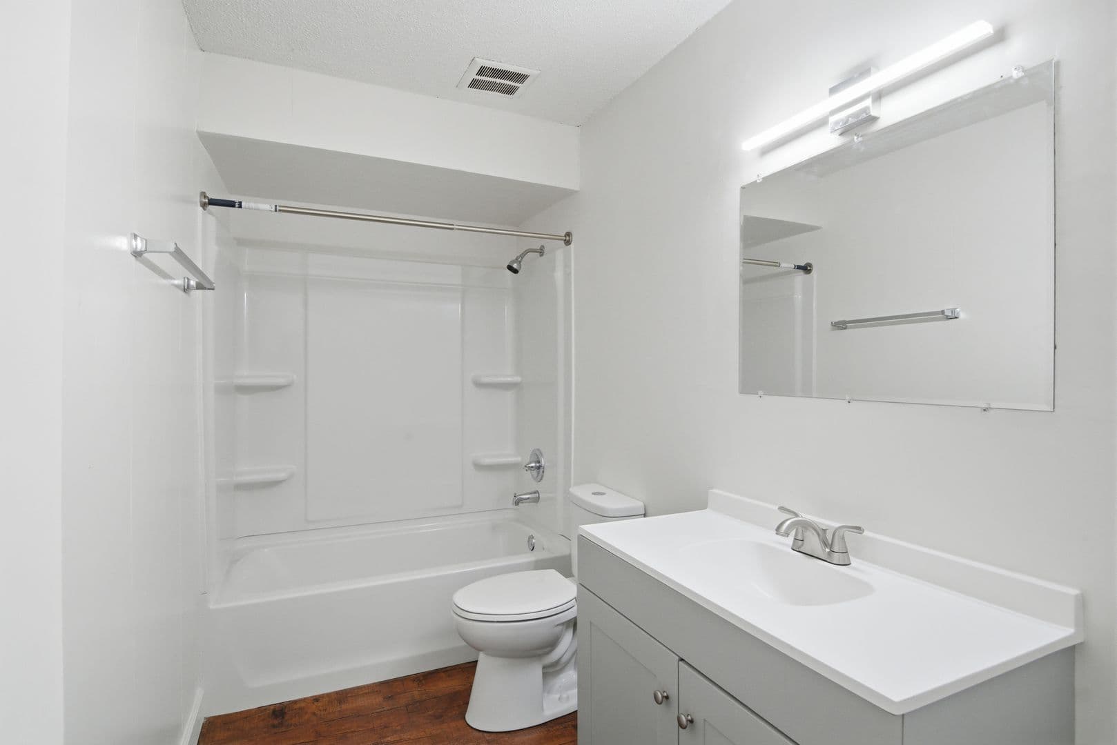 Jackson Apartment: 5255 Manhattan Road