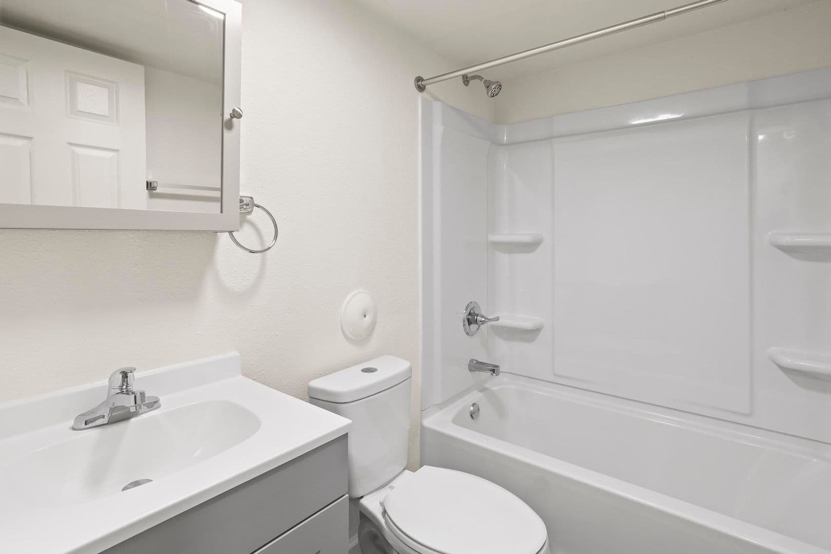 Collinsville Apartment: 1003 S Morrison Ave