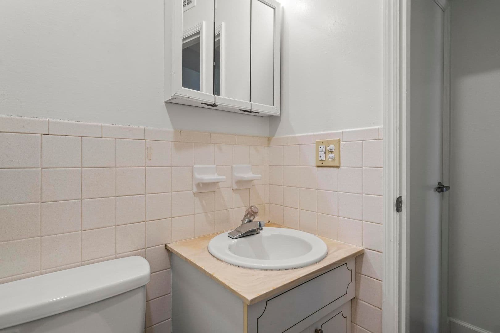 Granite City Apartment: 4078-01 Kathy Dr
