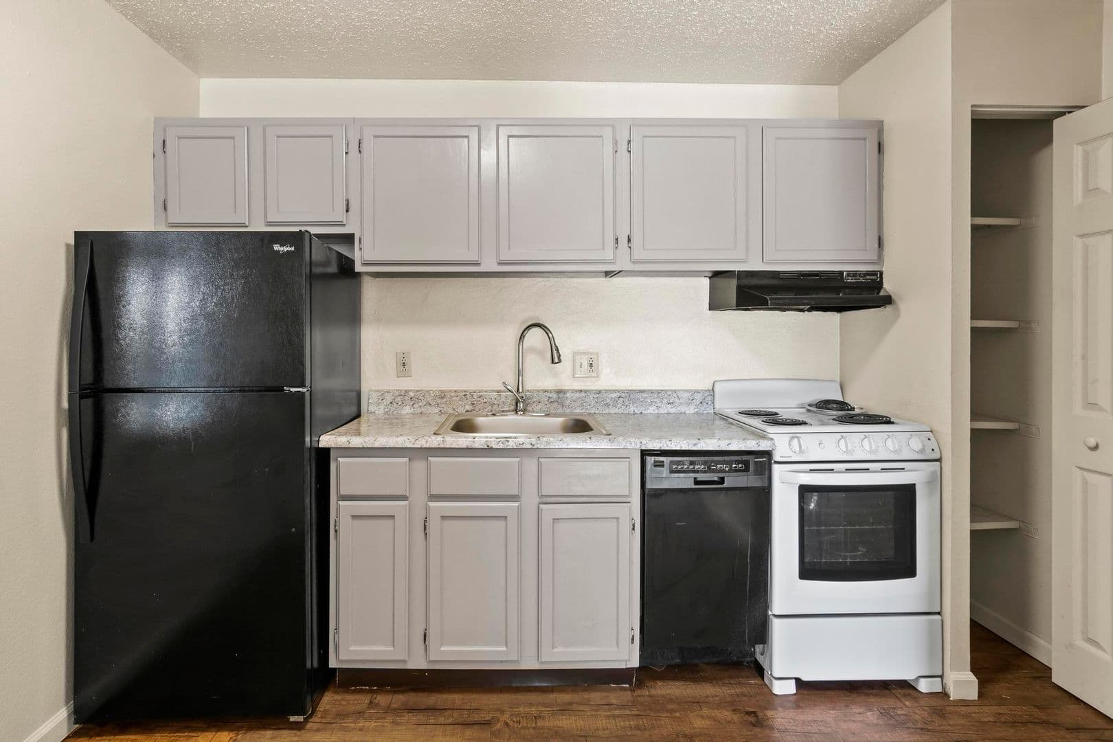 St Ann Apartment: 11120 Graben Dr, Apt D