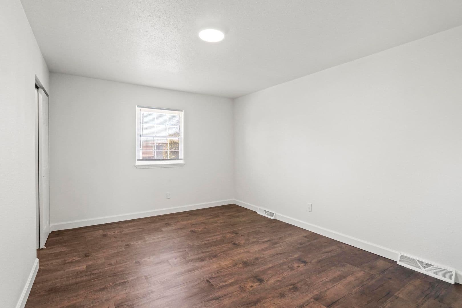 Granite City Apartment: 4078-01 Kathy Dr